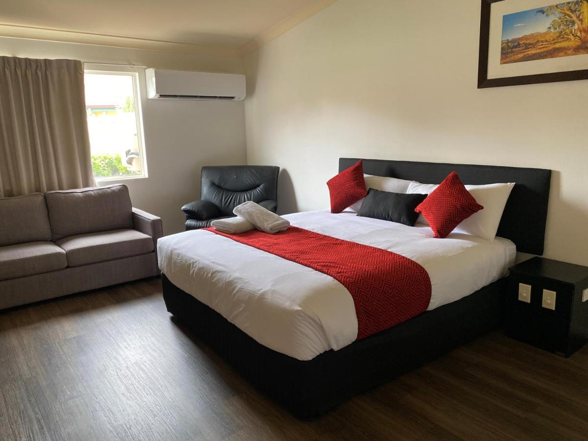 Emerald Explorers Inn Екстер'єр фото