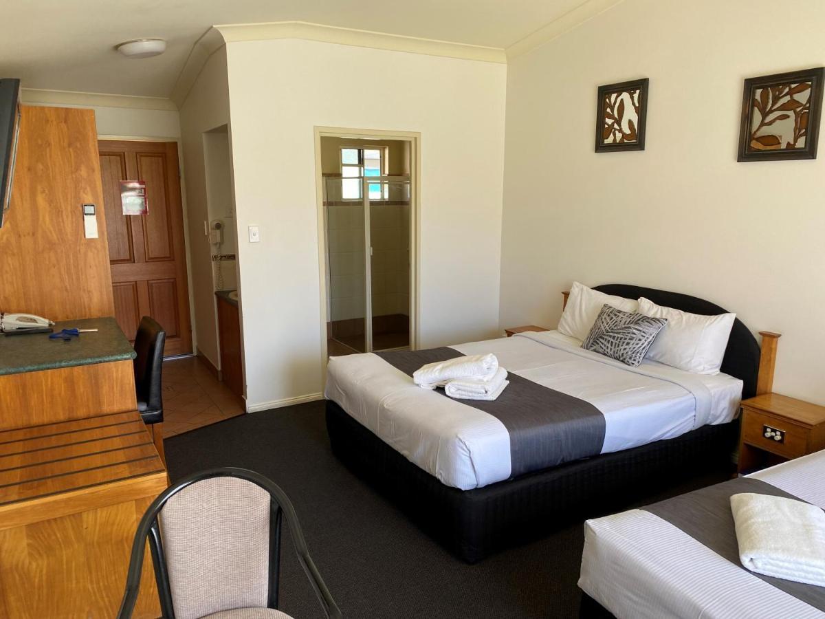 Emerald Explorers Inn Екстер'єр фото