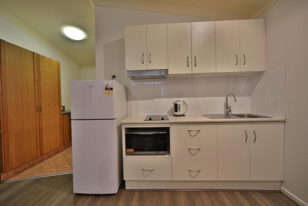 Emerald Explorers Inn Екстер'єр фото