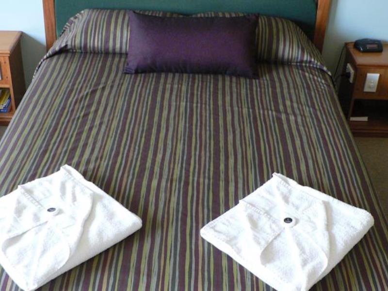 Emerald Explorers Inn Екстер'єр фото