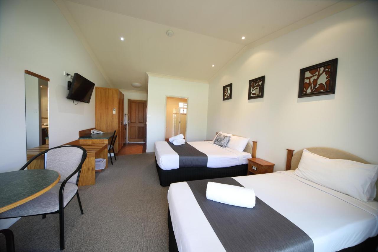 Emerald Explorers Inn Екстер'єр фото